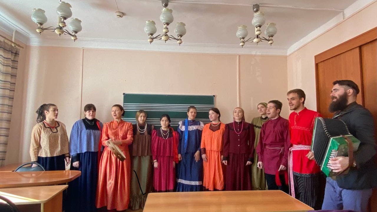 Кокошники и хороводы: фестиваль любителей русской песни прошел в Магнитогорске