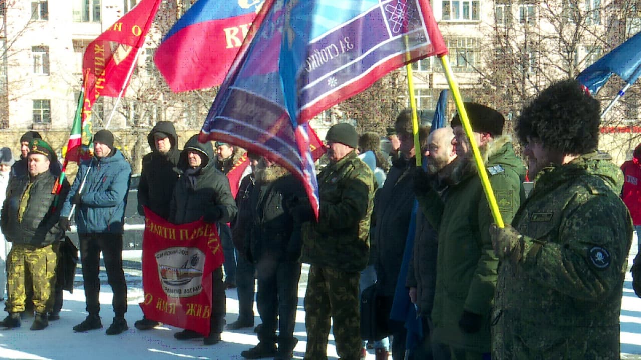 В Челябинской области прошел автопробег в поддержку российских военных В Челябинской области прошел автопробег в поддержку российских военных