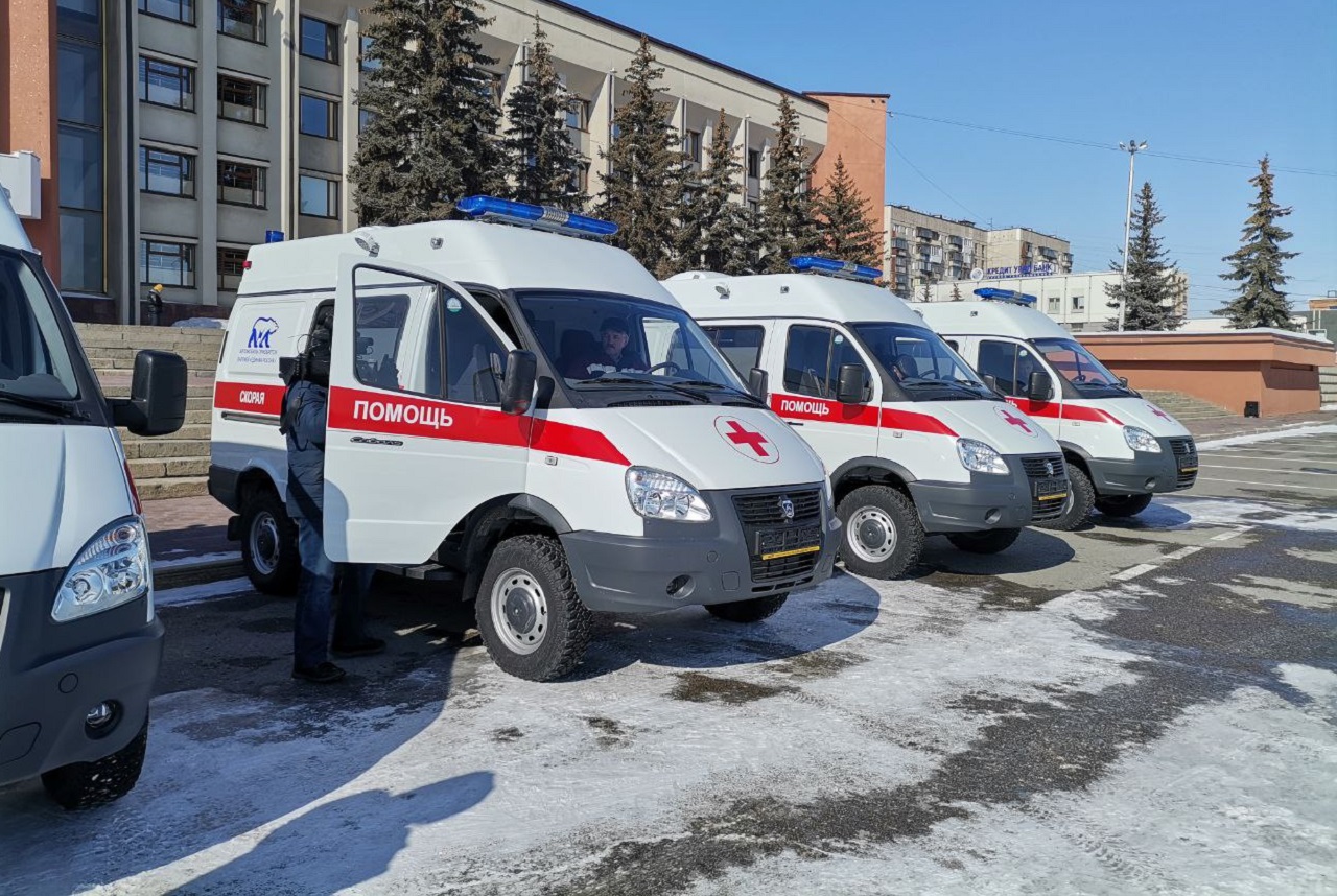 Больницы Магнитогорска получили новые автомобили скорой помощи