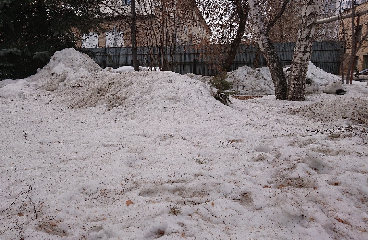 Глава Челябинска поручила убрать кучи снега с улиц и дорог