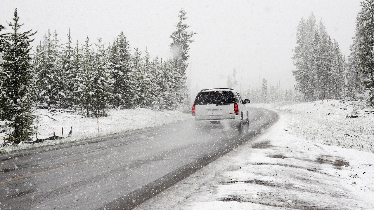 ГИБДД предупреждает о снежной буре в Челябинской области