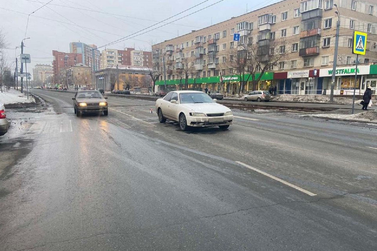 Троллейбус попал в ДТП в Челябинске, пострадала пассажирка Троллейбус попал в ДТП в Челябинске, пострадала пассажирка