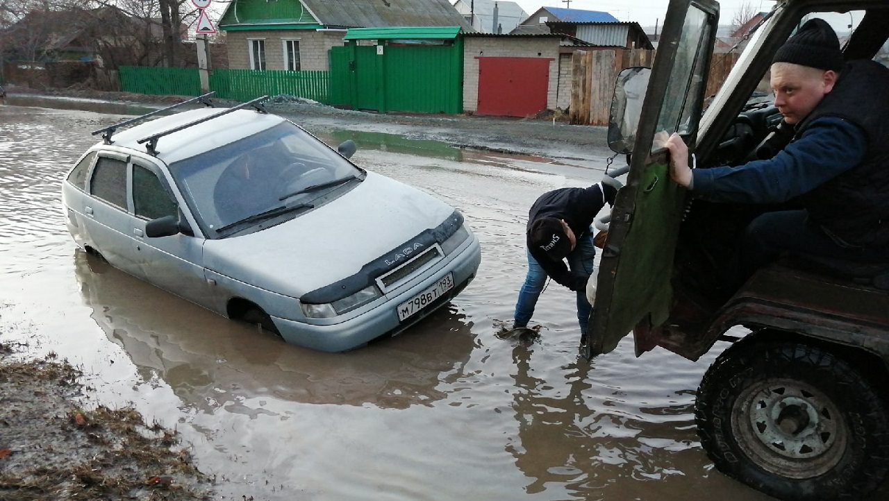 Автомобили-амфибии появились на дорогах в Челябинской области