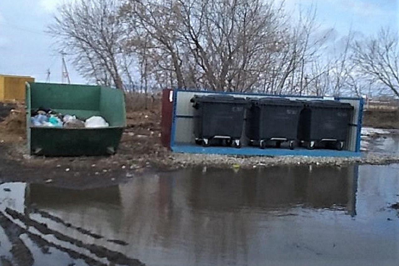 Вывоз мусора оказался под угрозой из-за размытых дорог в Челябинской области Вывоз мусора оказался под угрозой из-за размытых дорог в Челябинской области