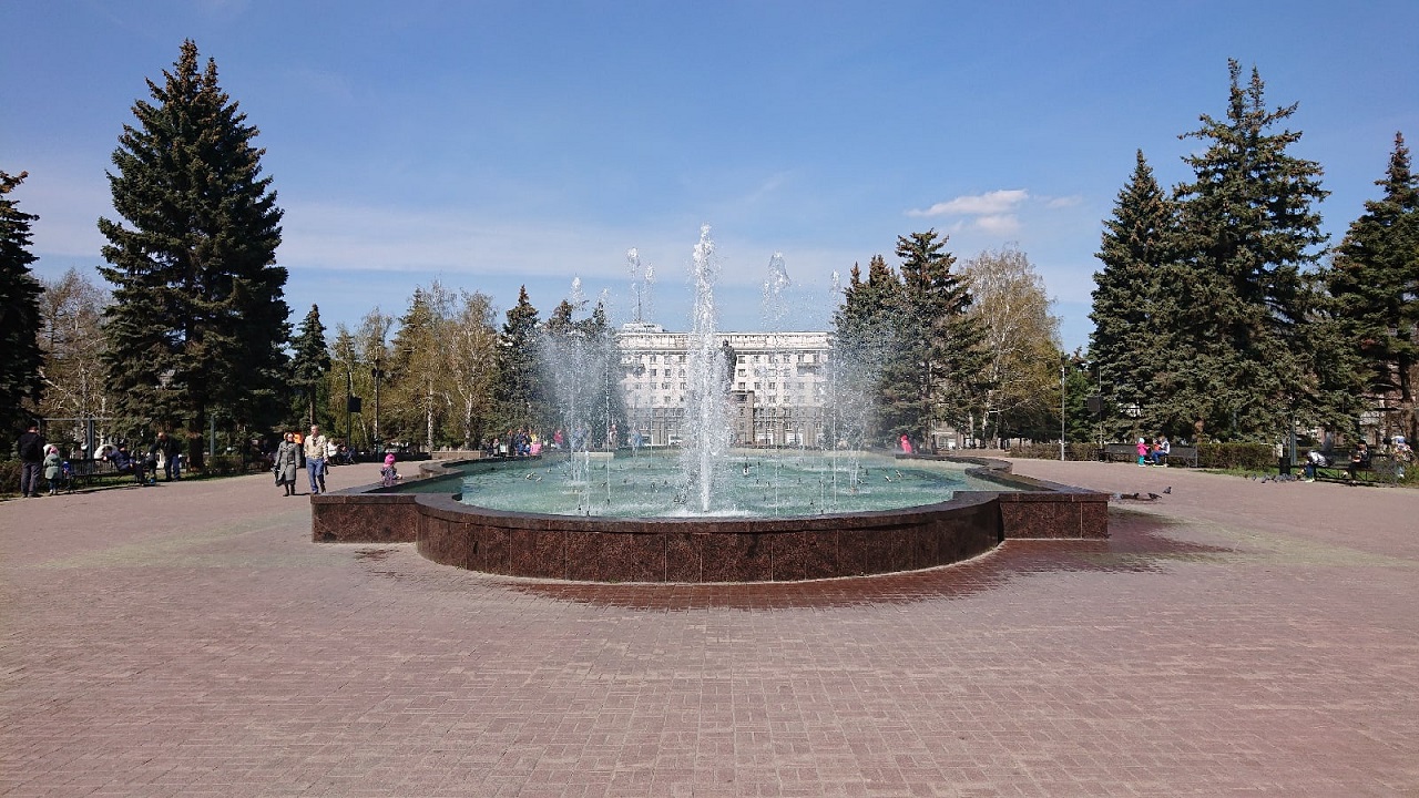 В Челябинске заработал главный фонтан города