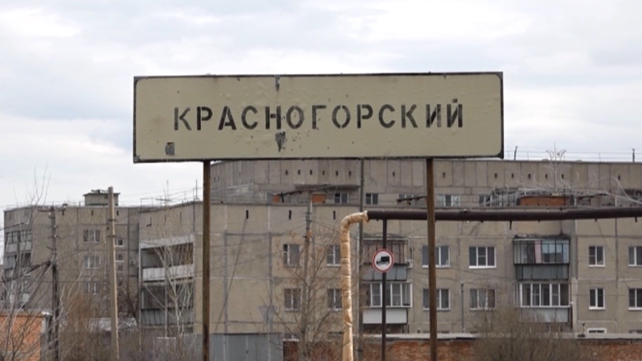 Крупную коммунальную аварию устраняют в поселке под Челябинском Крупную коммунальную аварию устраняют в поселке под Челябинском