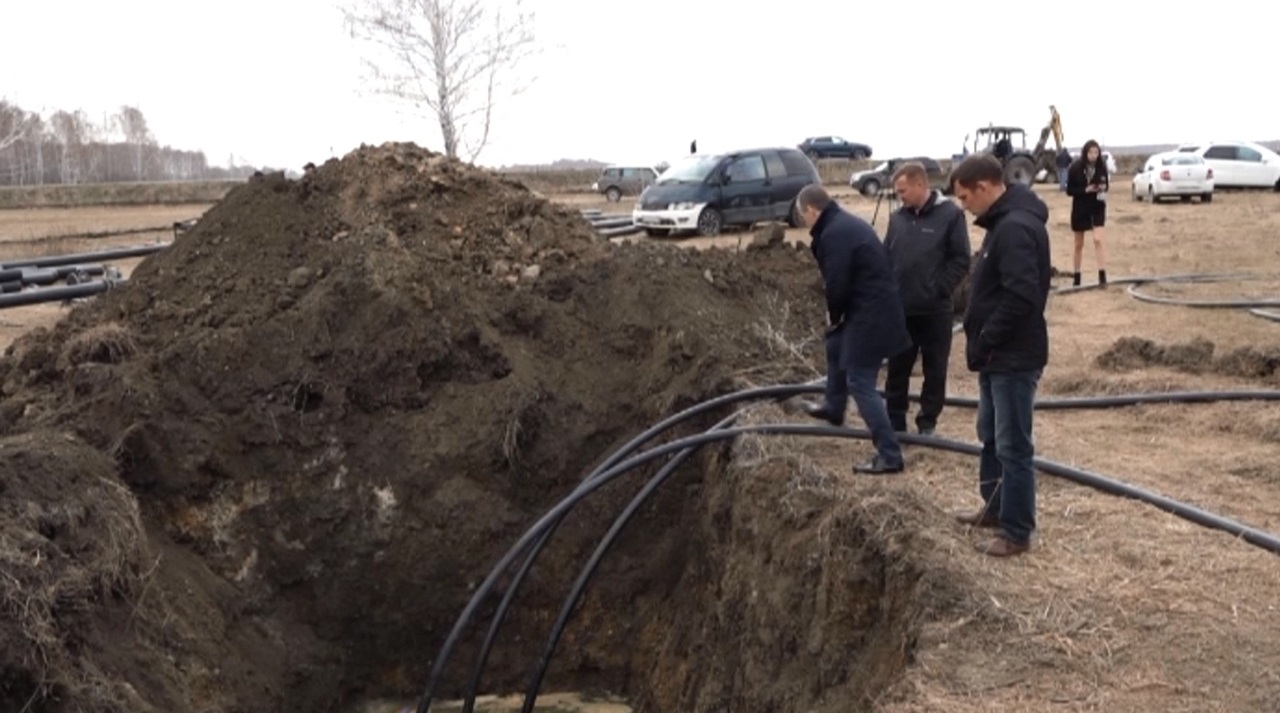 Крупную коммунальную аварию устраняют в поселке под Челябинском