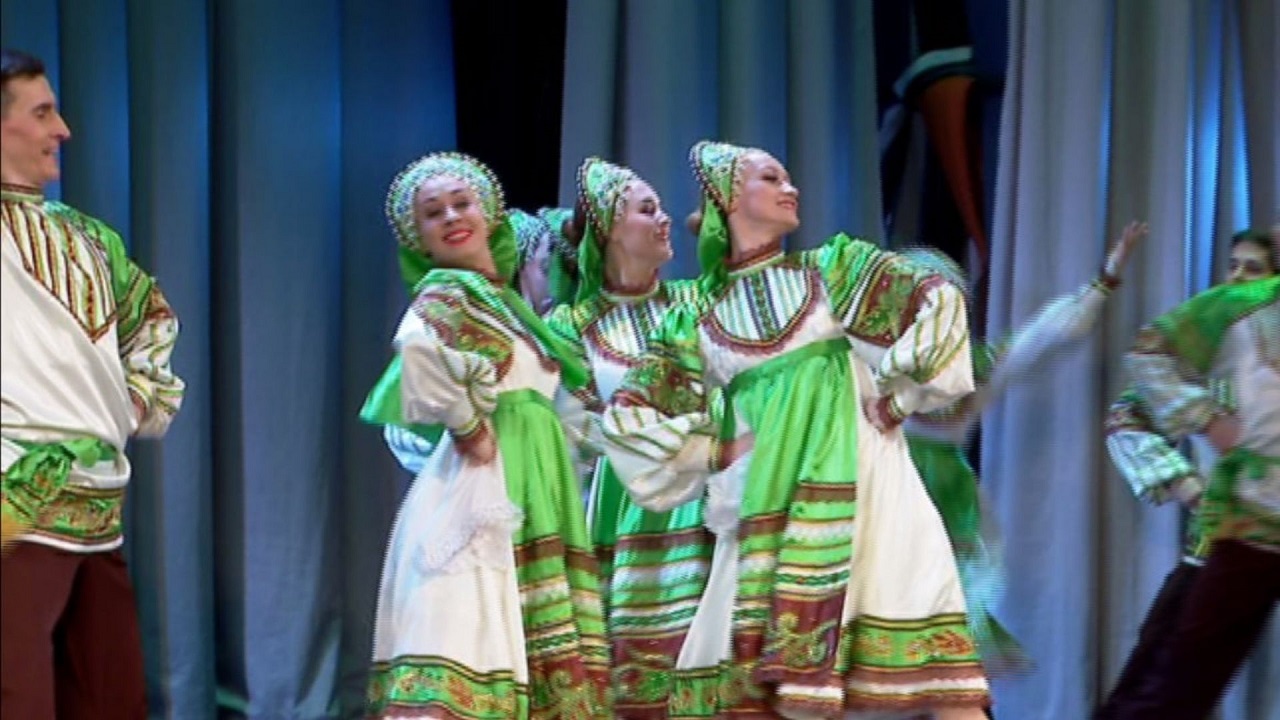 Народные песни и танцы: в Челябинске выступил ансамбль "Донбасс"