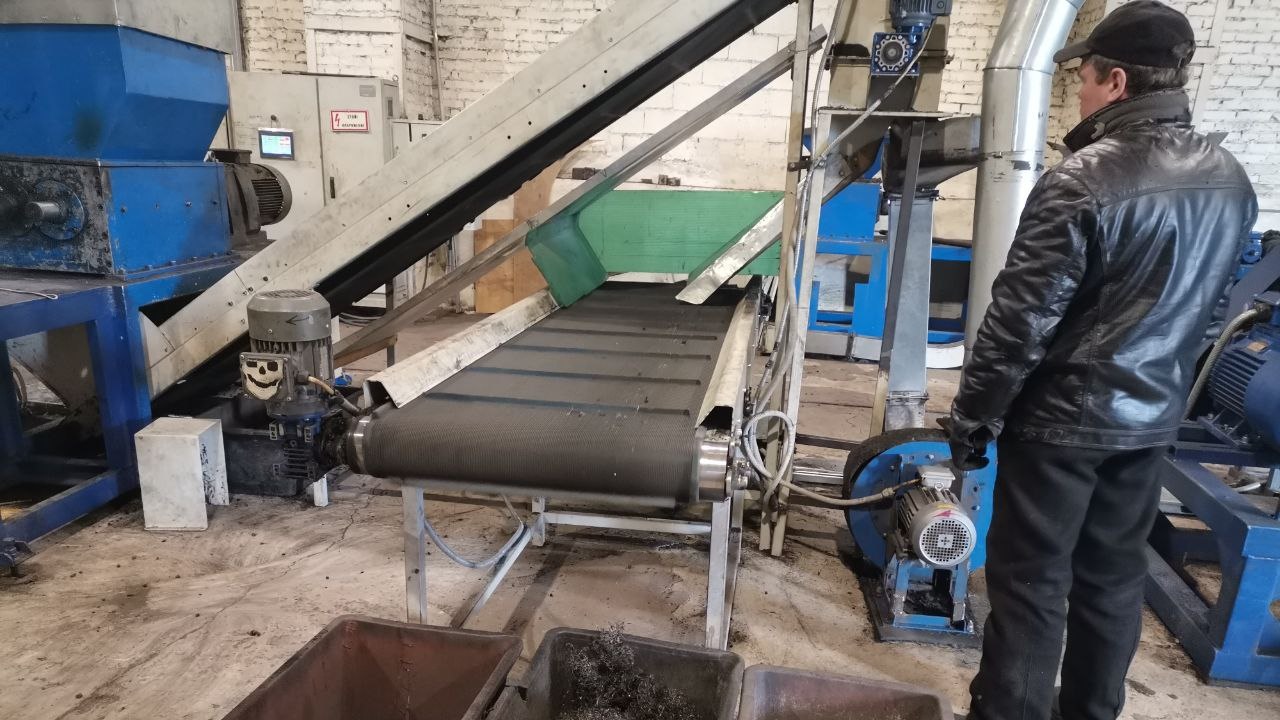 Токсичны и опасны: свалку покрышек обнаружили в Магнитогорске