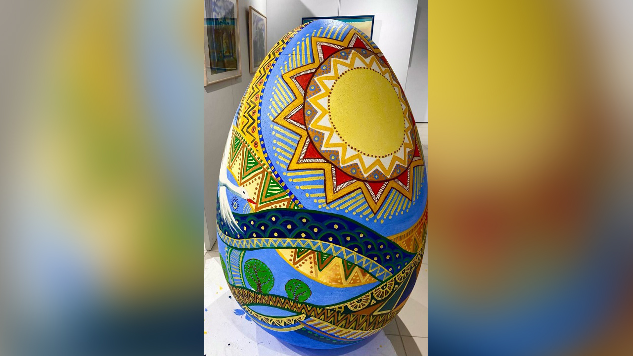 Расписные яйца в человеческий рост установят на набережной в Челябинске