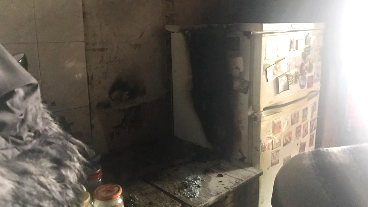 Многоэтажка едва не сгорела из-за микроволновки в Челябинской области