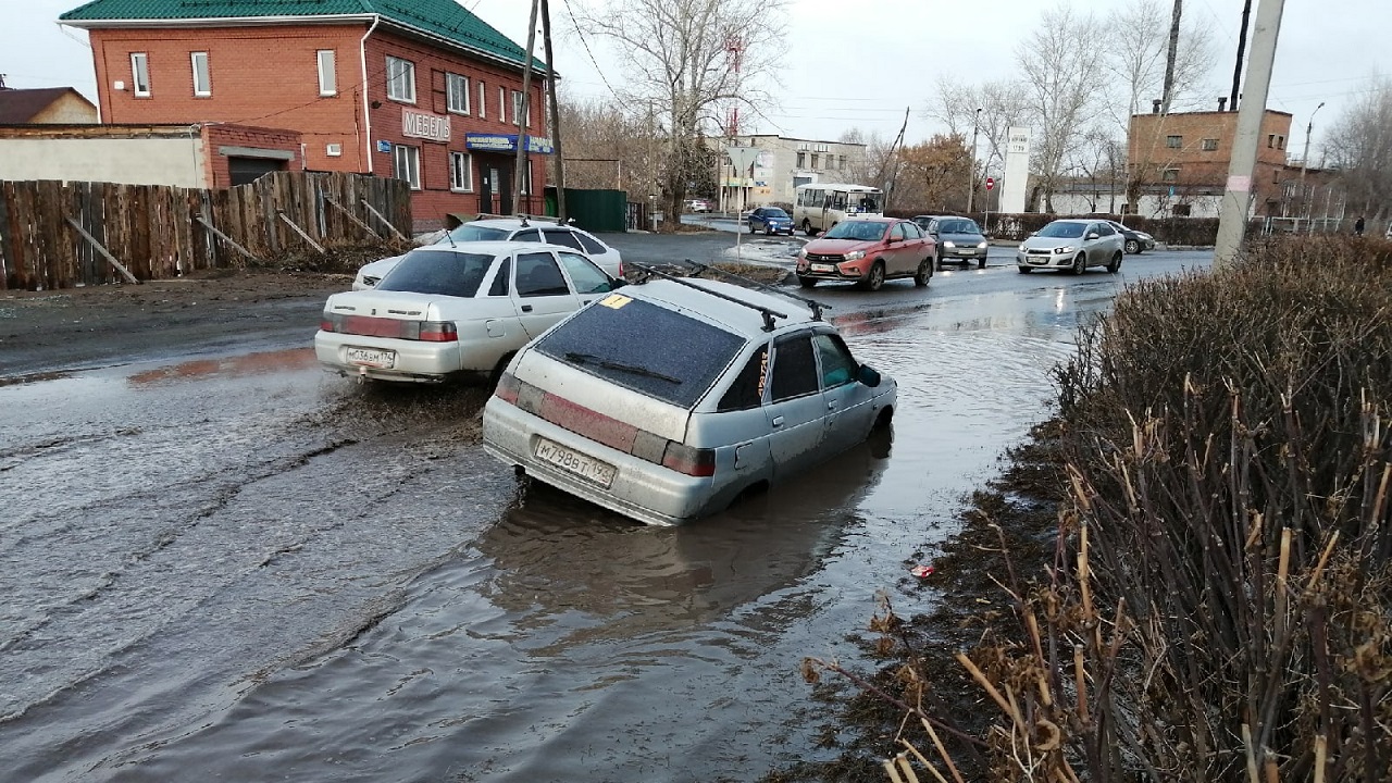 Автомобили-амфибии появились на дорогах в Челябинской области