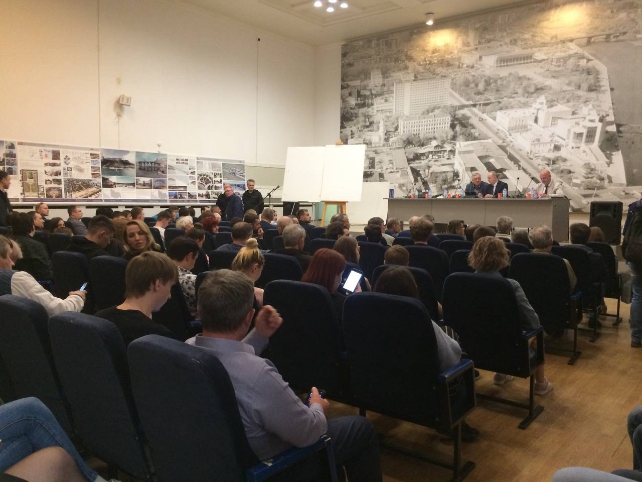 Горячие споры: в Челябинске обсуждают строительство нового спортивного комплекса Горячие споры: в Челябинске обсуждают строительство нового спортивного комплекса