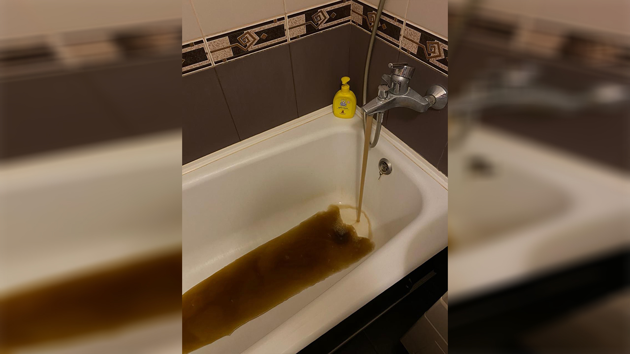 Жители Челябинска продолжают жаловаться на грязную воду из крана