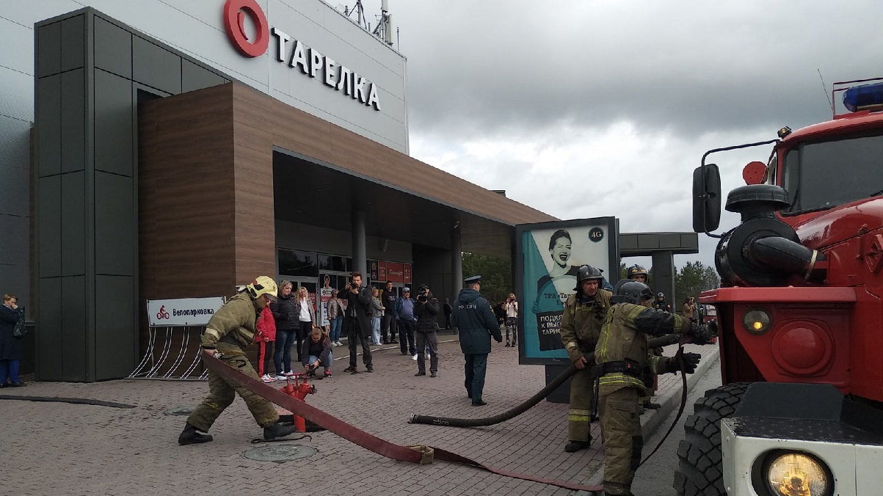 Спасение людей из горящего кинотеатра отработало МЧС Челябинской области