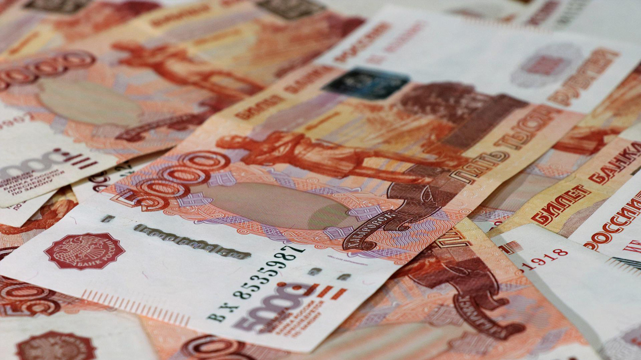 Собирал деньги на ИВЛ: отзывчивая женщина на Урале попала на уловку серийного мошенника