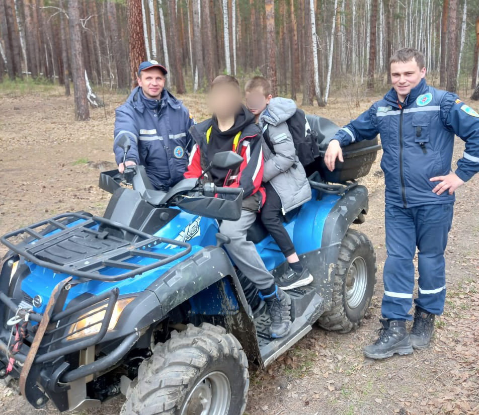 Искали с сиренами: в лесу на Южном Урале пропали два подростка   