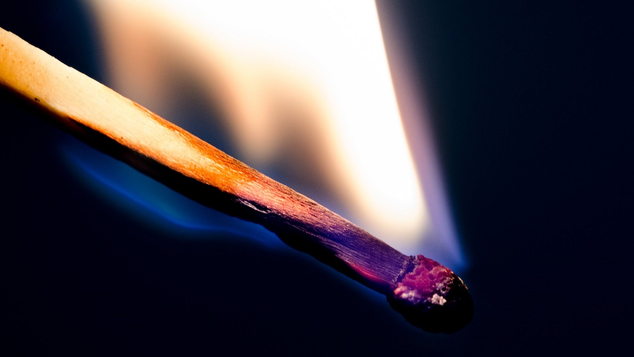 Дети устроили пожар и чуть не спалили квартиру в Челябинской области