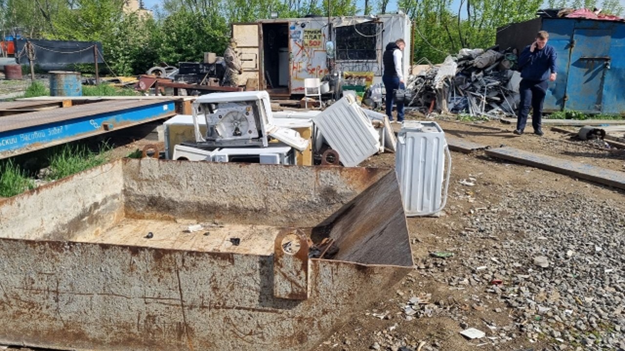 В Челябинске из пункта приема изъяли почти 4500 тонн металлолома В Челябинске из пункта приема изъяли почти 4500 тонн металлолома