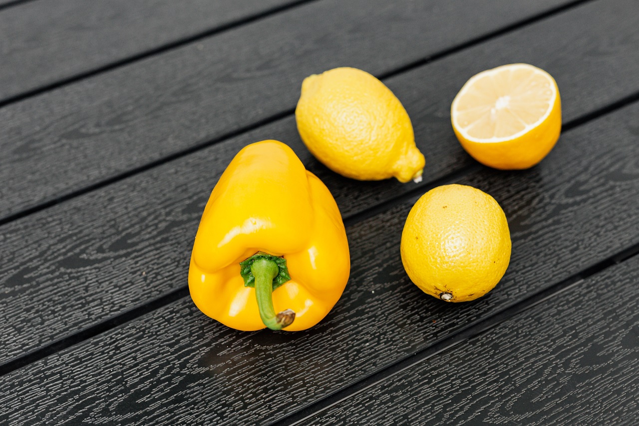 Названы 5 продуктов, в которых витамина С больше, чем в лимоне