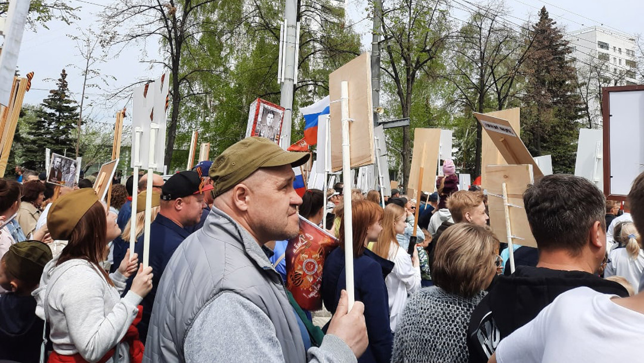 День Победы в Челябинске: тысячи людей вышли на шествие 