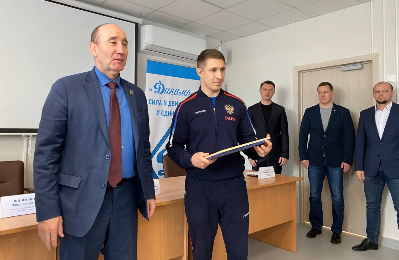 Первого в истории Южного Урала чемпиона РФ по спортивному самбо наградили денежным призом