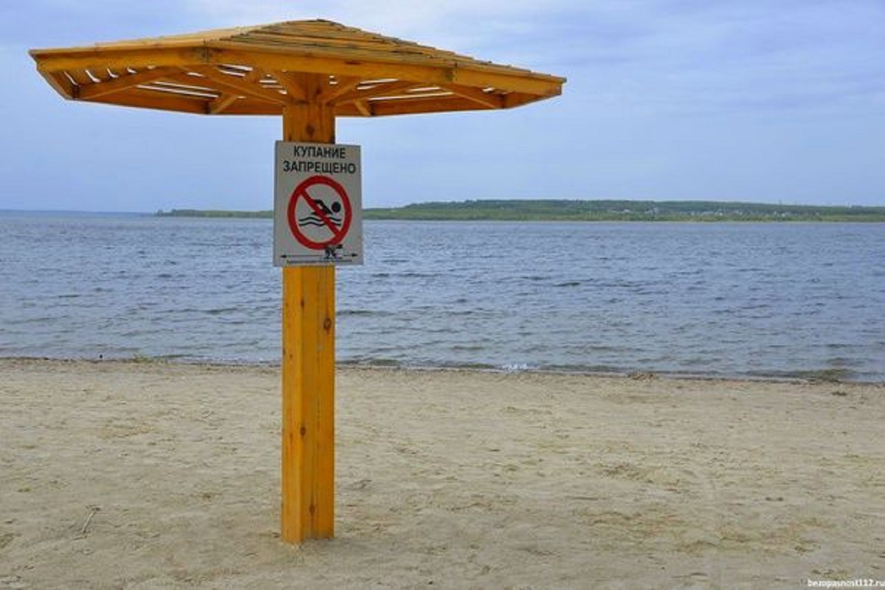 В Челябинске запретили купание на трех городских пляжах