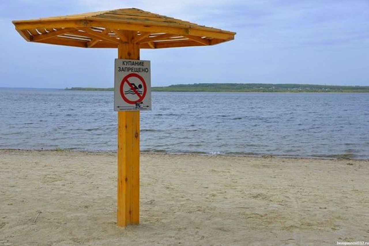 В Челябинске запретили купание на трех городских пляжах В Челябинске запретили купание на трех городских пляжах
