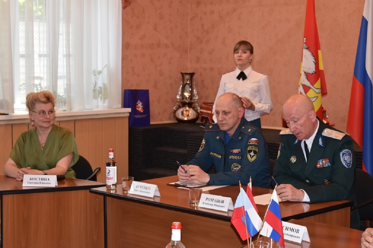 Казаки будут тушить пожары и спасать людей в Челябинской области Казаки будут тушить пожары и спасать людей в Челябинской области