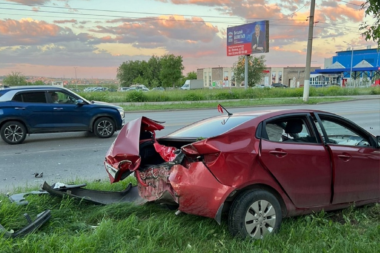 Зажало в салоне: 2 человека пострадали в ДТП в Челябинской области Зажало в салоне: 2 человека пострадали в ДТП в Челябинской области