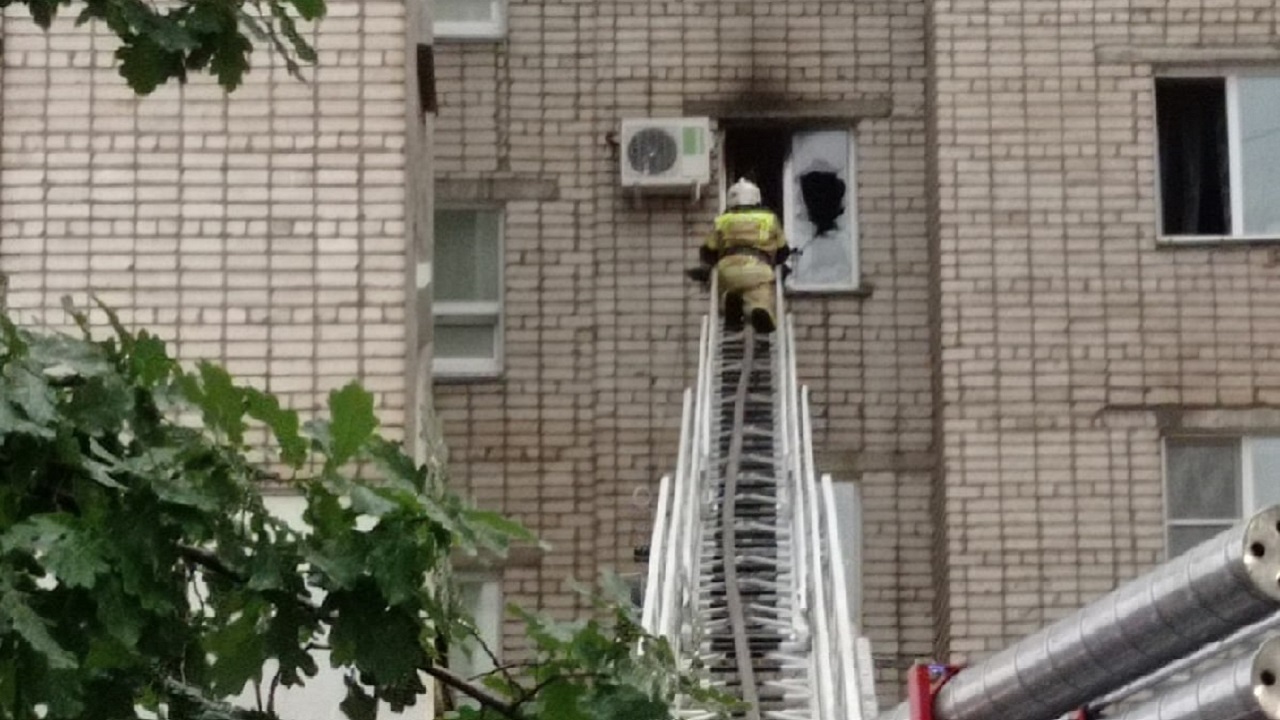 Во время пожара в многоэтажке под Челябинском эвакуировали 4 человек