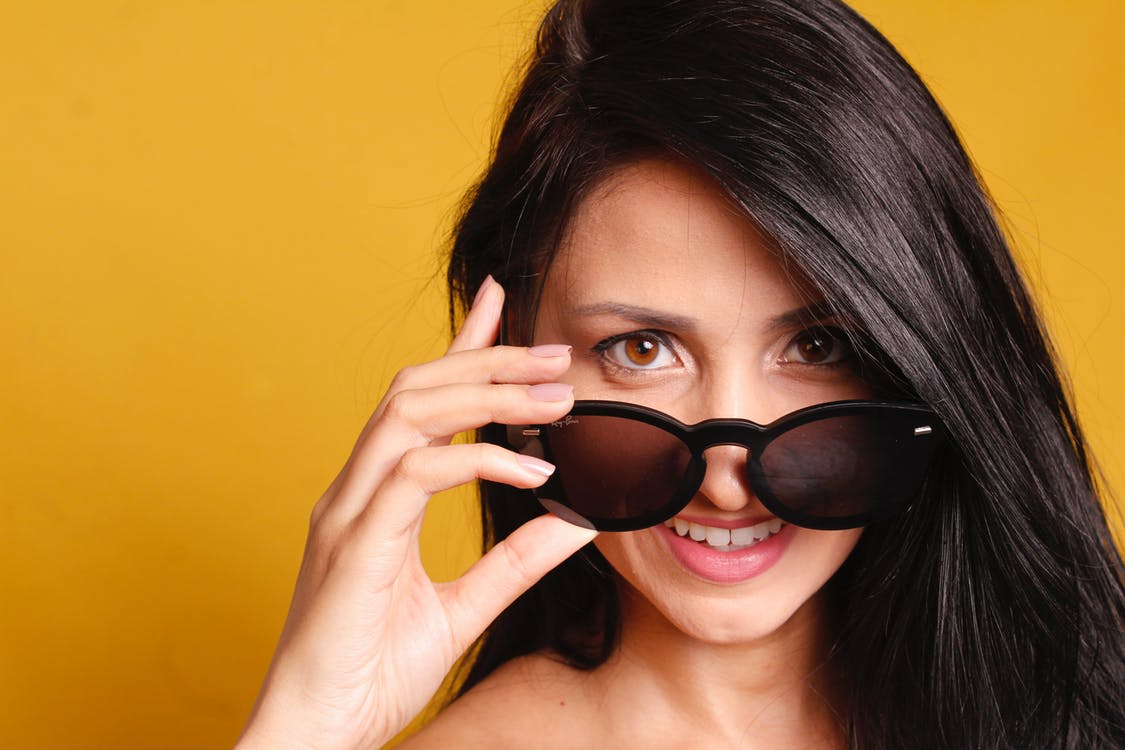 Как выбрать солнцезащитные очки: советы стилистов и офтальмологов 