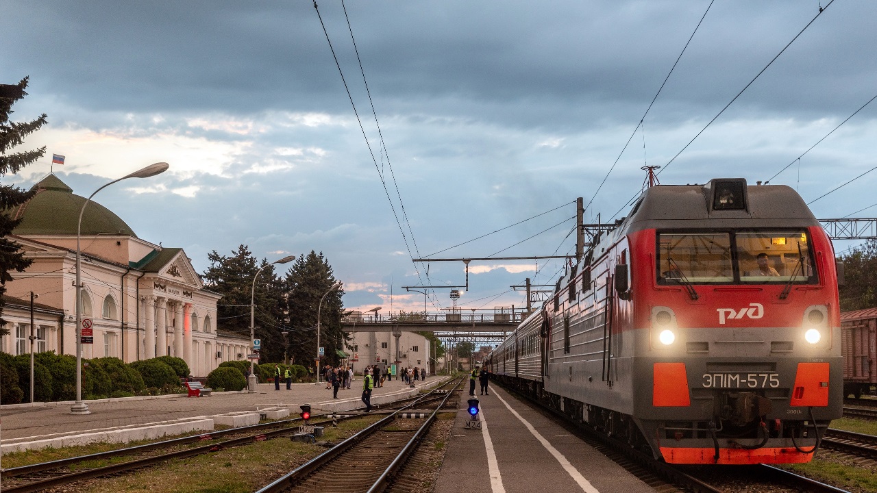 Из Челябинска на юг России запустят три дополнительных поезда