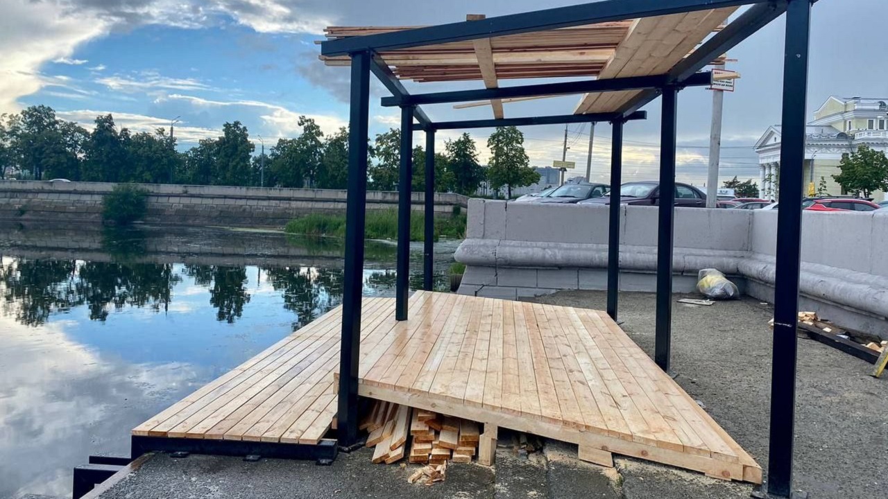 В центре Челябинска готовят к открытию станцию для сапсерферов В центре Челябинска готовят к открытию станцию для сапсерферов