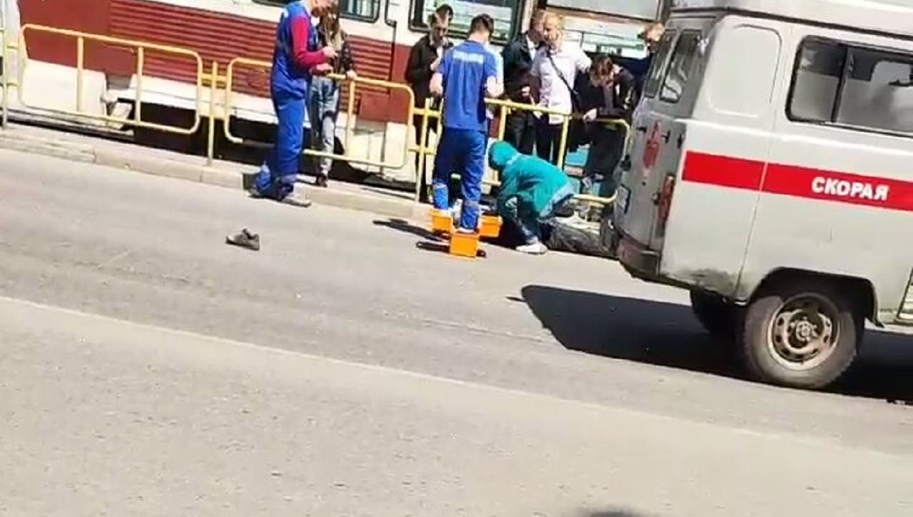 Машина скорой помощи сбила пешехода в Челябинской области