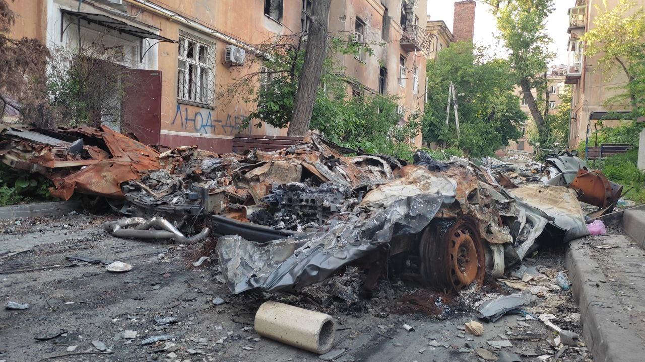 Челябинские волонтеры привезли горячие обеды жителям Мариуполя