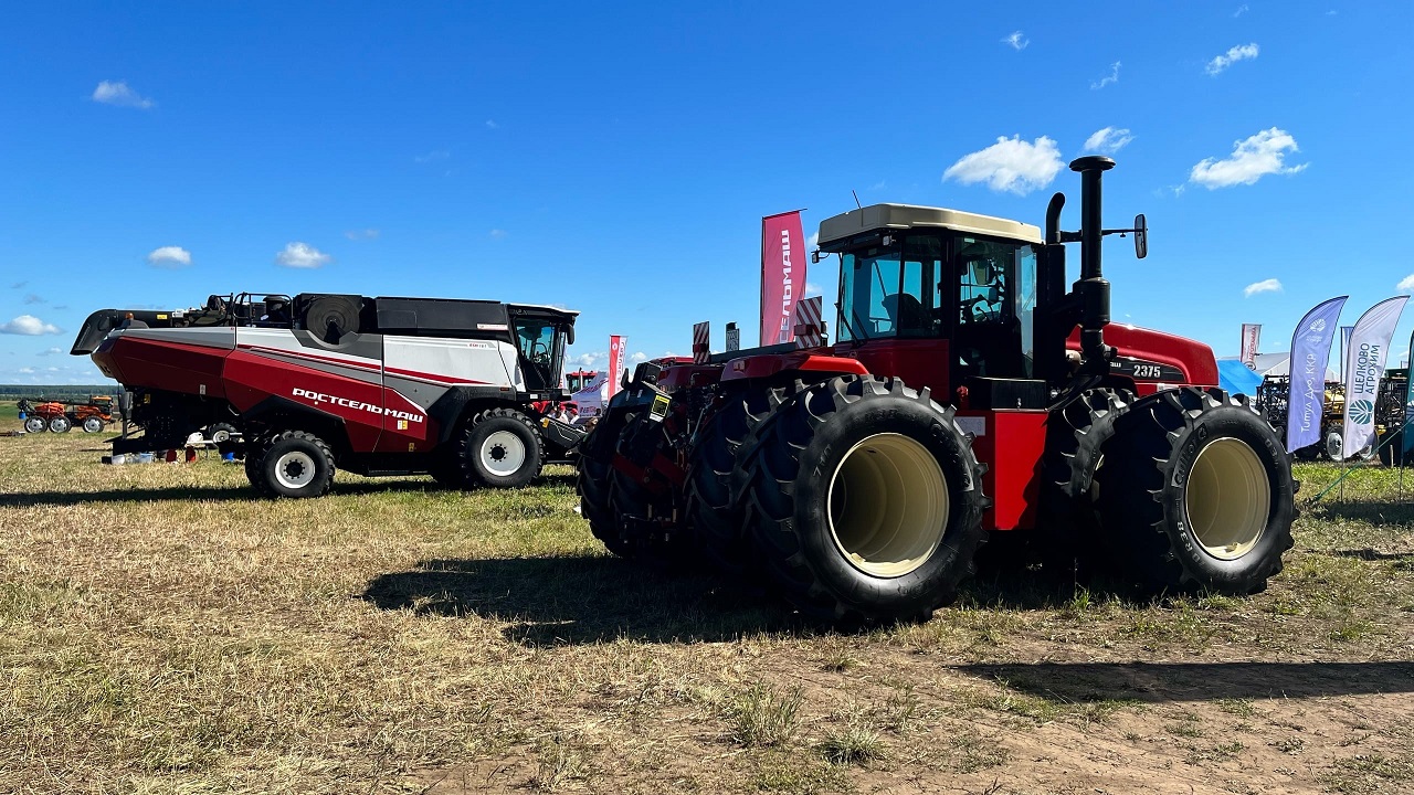 На что способна современная техника: в Челябинской области представили умные агромашины