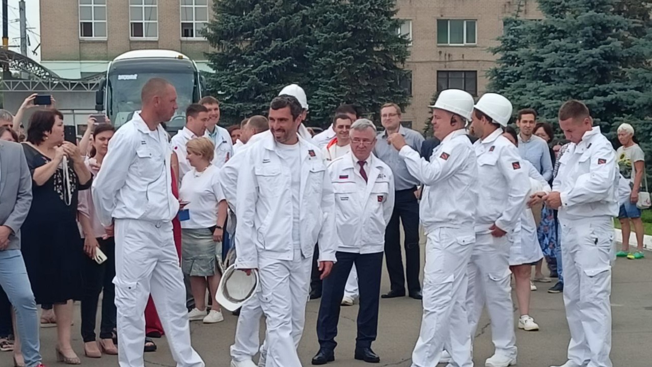 Знак бесконечности: новый арт-объект появился в Челябинске Знак бесконечности: новый арт-объект появился в Челябинске