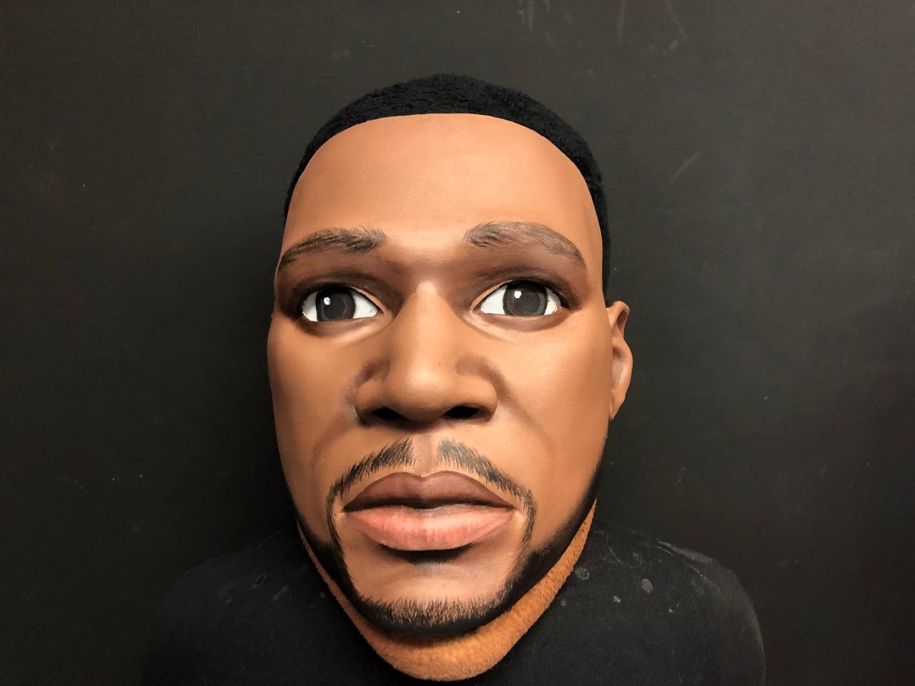 Звезды рядом: в Челябинске производят ростовых кукол с лицами знаменитостей Звезды рядом: в Челябинске производят ростовых кукол с лицами знаменитостей