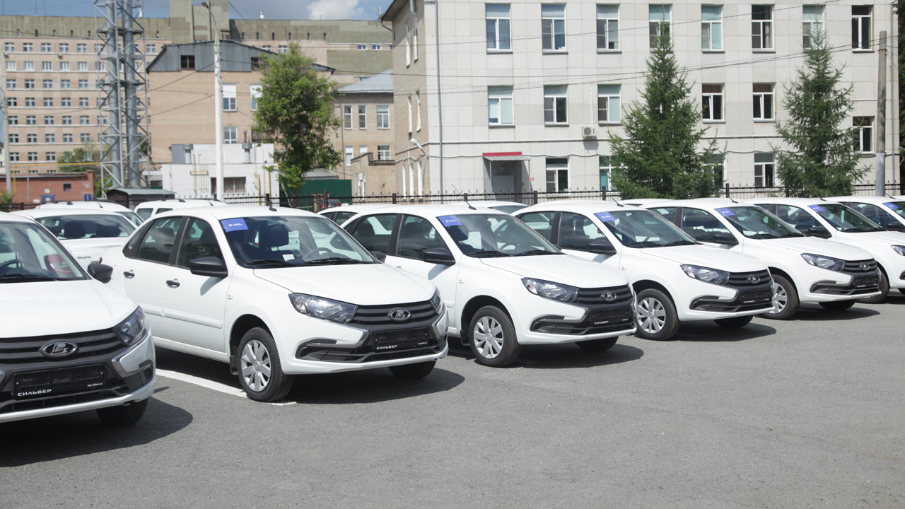 Новые автомобили для медиков поступят в города и села Челябинской области