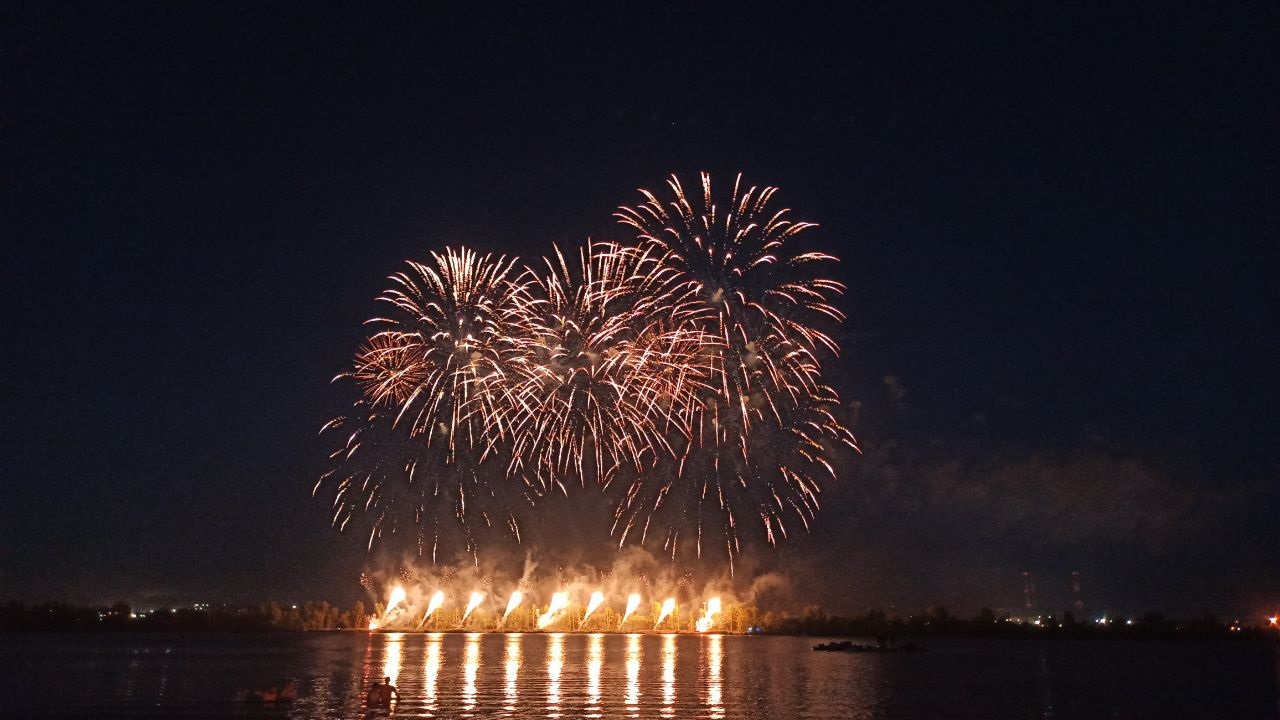 Звезды, салют и сотни тысяч гостей: как Магнитогорск отметил День города