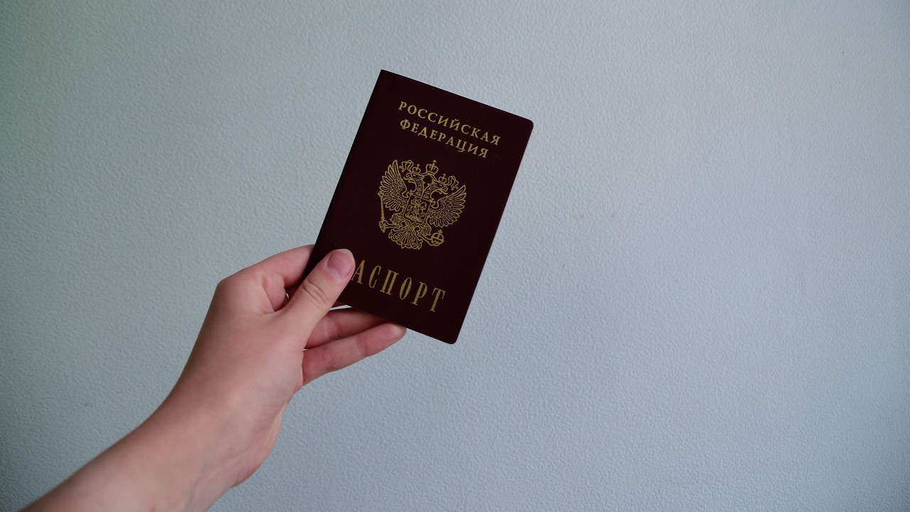 35 переселенцев с Донбасса и Украины получили паспорта на Южном Урале 35 переселенцев с Донбасса и Украины получили паспорта на Южном Урале
