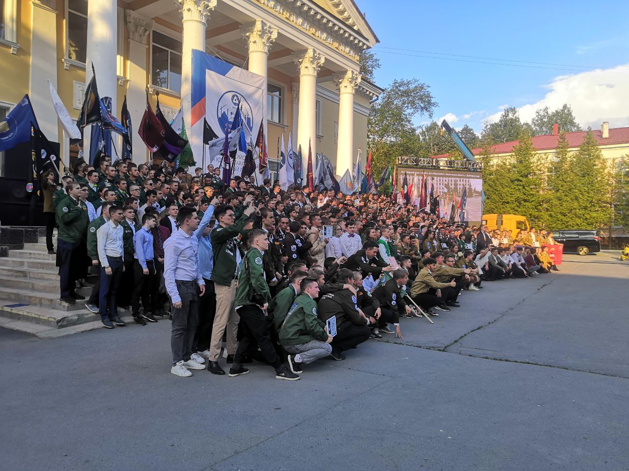 Студотряды со всей страны съехались на стройку в Челябинскую область