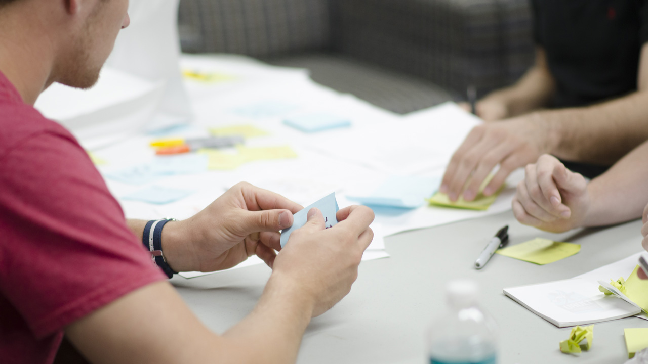 Ссоры и любимчики: за что южноуральцы не любят начальников и коллег