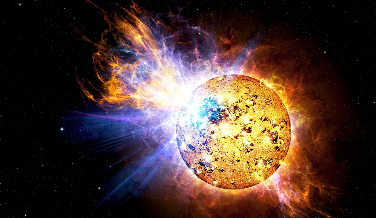 Магнитные бури 2022: на Солнце произошла мощная вспышка с фонтаном плазмы