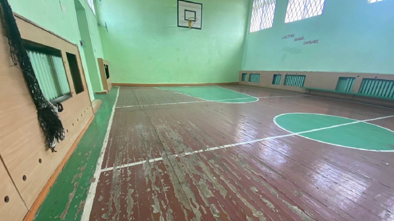 Прокуратура потребовала отремонтировать "страшную" школу в Троицке
