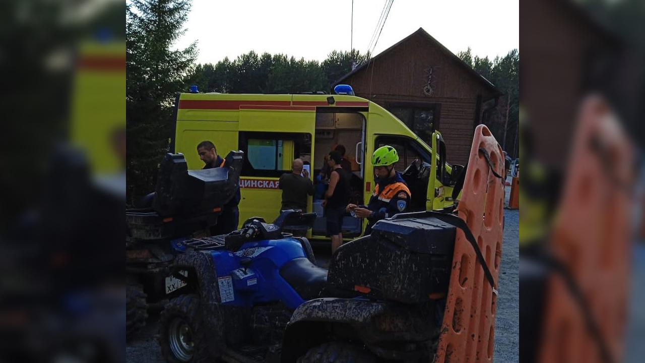 Ребенка с серьезной травмой головы эвакуировали с Таганая Ребенка с серьезной травмой головы эвакуировали с Таганая