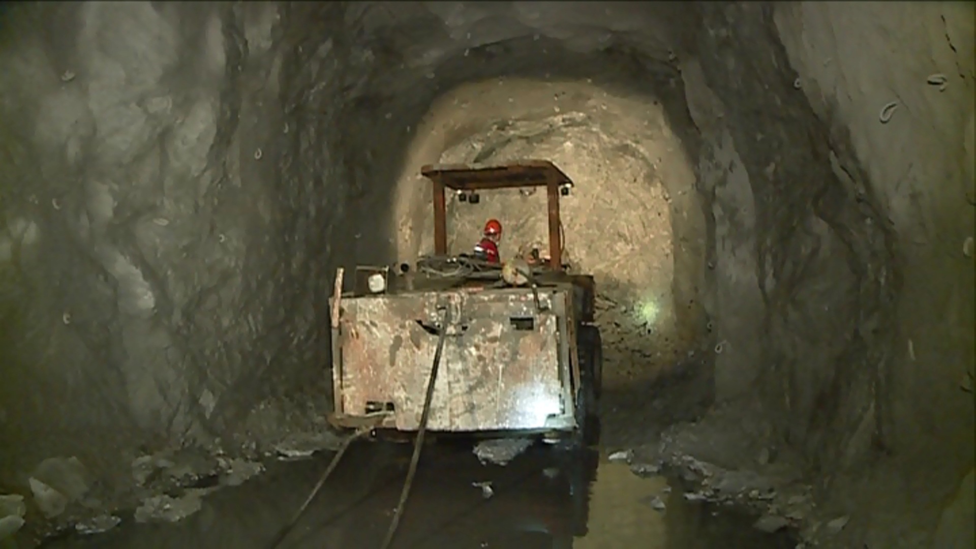 Улицы, машины и разметка: кто и как работает в подземных городах Урала  