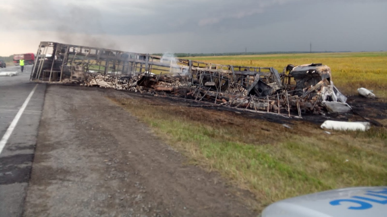 Под Челябинском произошло жесткое массовое ДТП с 2 погибшими