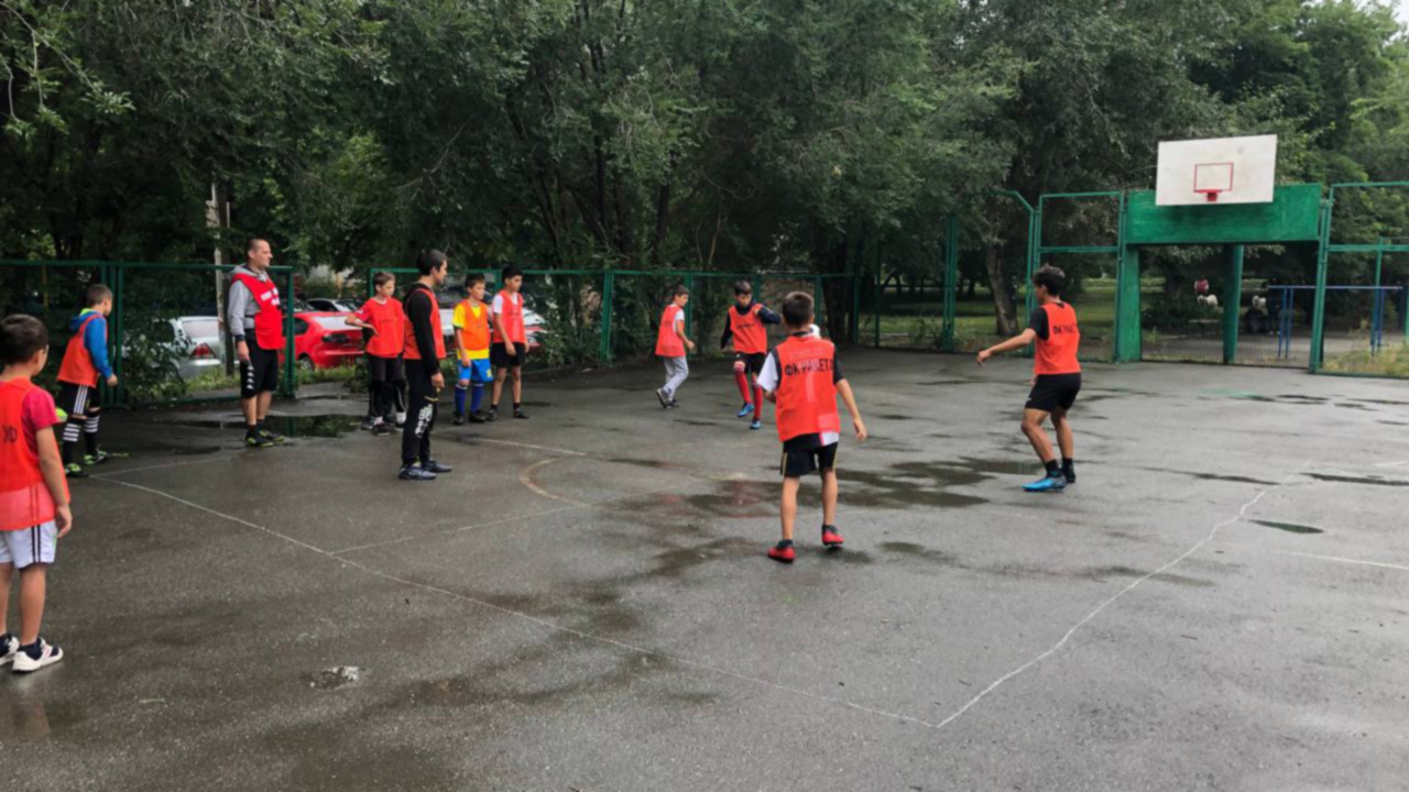 Классики и квадрат: "Фестиваль дворовых игр" организует ГТРК "Южный Урал"